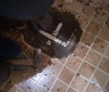 赤峰市卫生间漏水维修公司为您分享下卫生间渗水如何处理及注意事项
