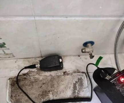 赤峰市屋顶漏水维修公司分享下卫生间漏水的危害及解决方法